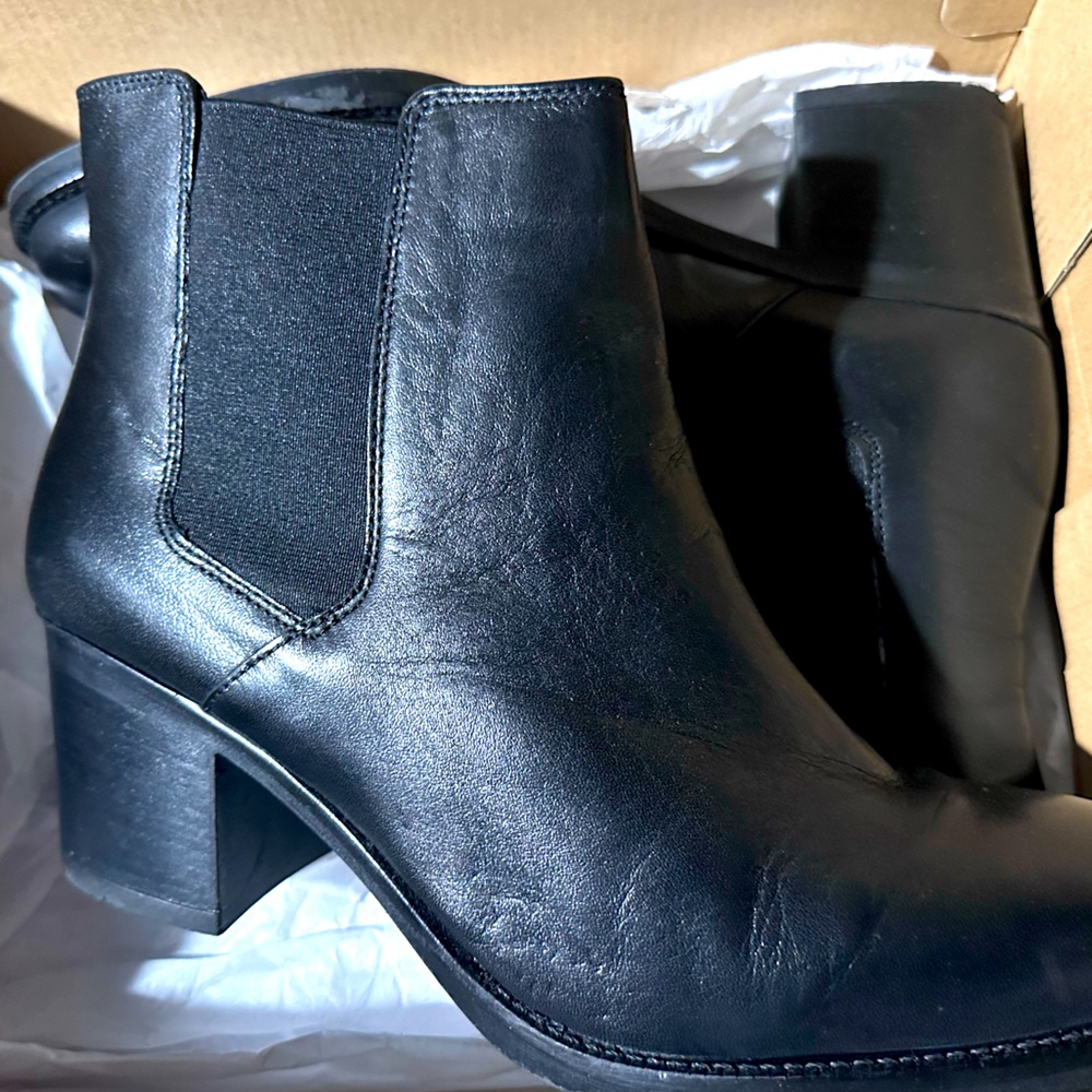 Clark’s Ankle Boots-New